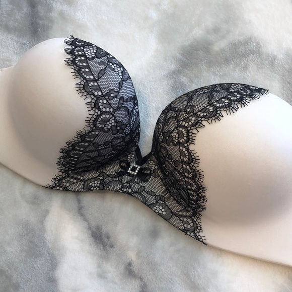 Victoria’s Secret bombshell strapless bra - Picture 2 of 8